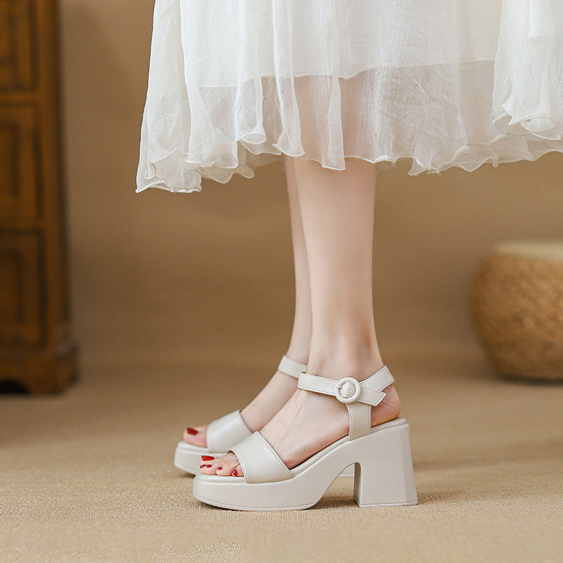 2025 여름 새로운 프랑스 스타일 스퀘어 토 로마 두꺼운 힐 샌들 여성 레트로 스타일 오픈 발가락 플랫폼 하이힐