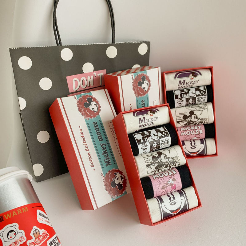 Vintage Cute Mickey Mouse 5 Pair Gift Box Cartoon Socks Instagram Style Street Skateboard Couple Black and White Boat Socks Vintage Cute Mickey Mouse 5 Pair Gift Box Cartoon Socks Instagram Style Street Skateboard Couple Black and White Boat Socks