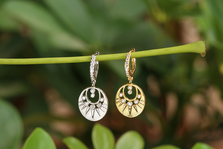 Unisex Gender Plating Design Wholesale Fashion Hollow Inlaid Zircon Earrings