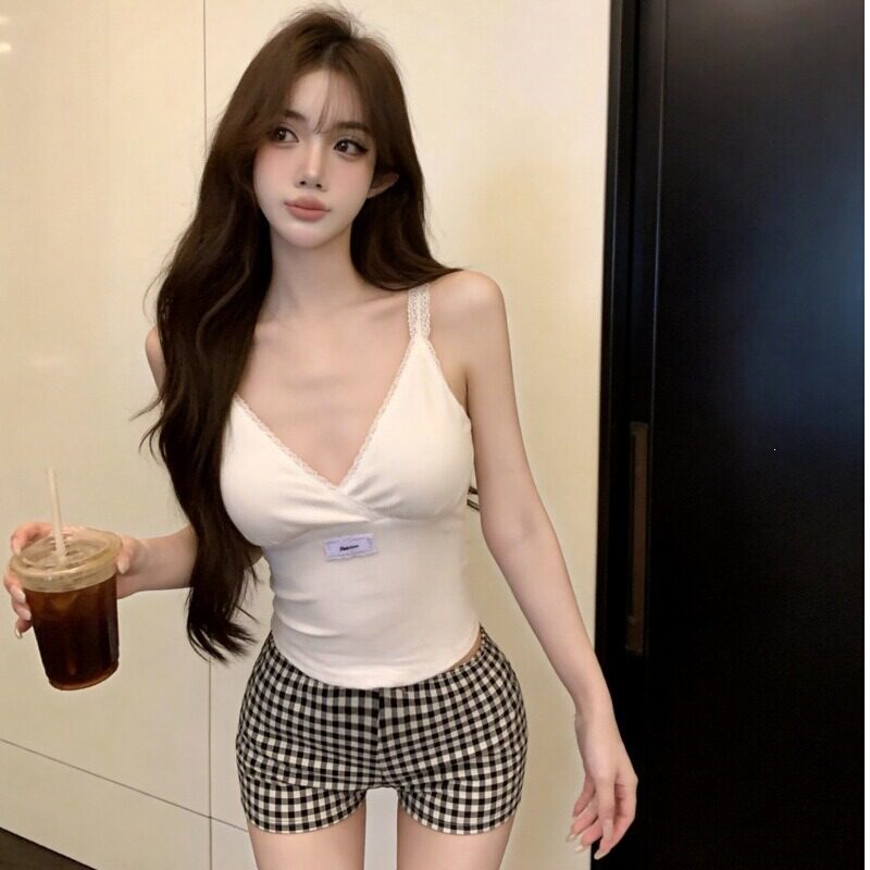 Cross-Border Foreign Trade Pure and Alluring Style Deep V-Neck Lace Patchwork Camisole with Chest Pads, Slim Fit, Short Style, Inner Wear Cross-Border Foreign Trade Pure and Alluring Style Deep V-Neck Lace Patchwork Camisole with Chest Pads, Slim Fit, Short Style, Inner Wear