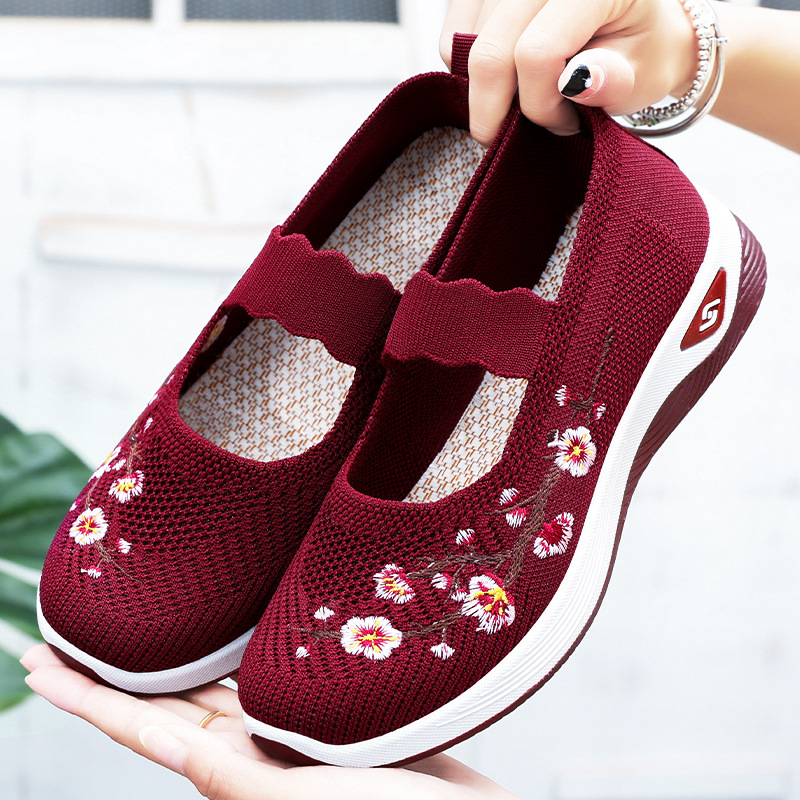 Zapatos mujer verano nuevo estilo zapatos de tela viejos de Beijing boca baja suela suave no cansado pie solo zapatos de un pie bordado zapatos de madre mujer