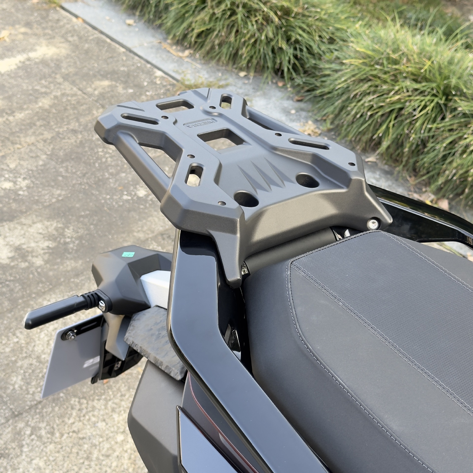 Suitable for 24-26 Models of Zontes 368g Motorcycles, Modified Aluminum Alloy Integrated Luggage Rack, Tail Box Bracket, Rear Rack