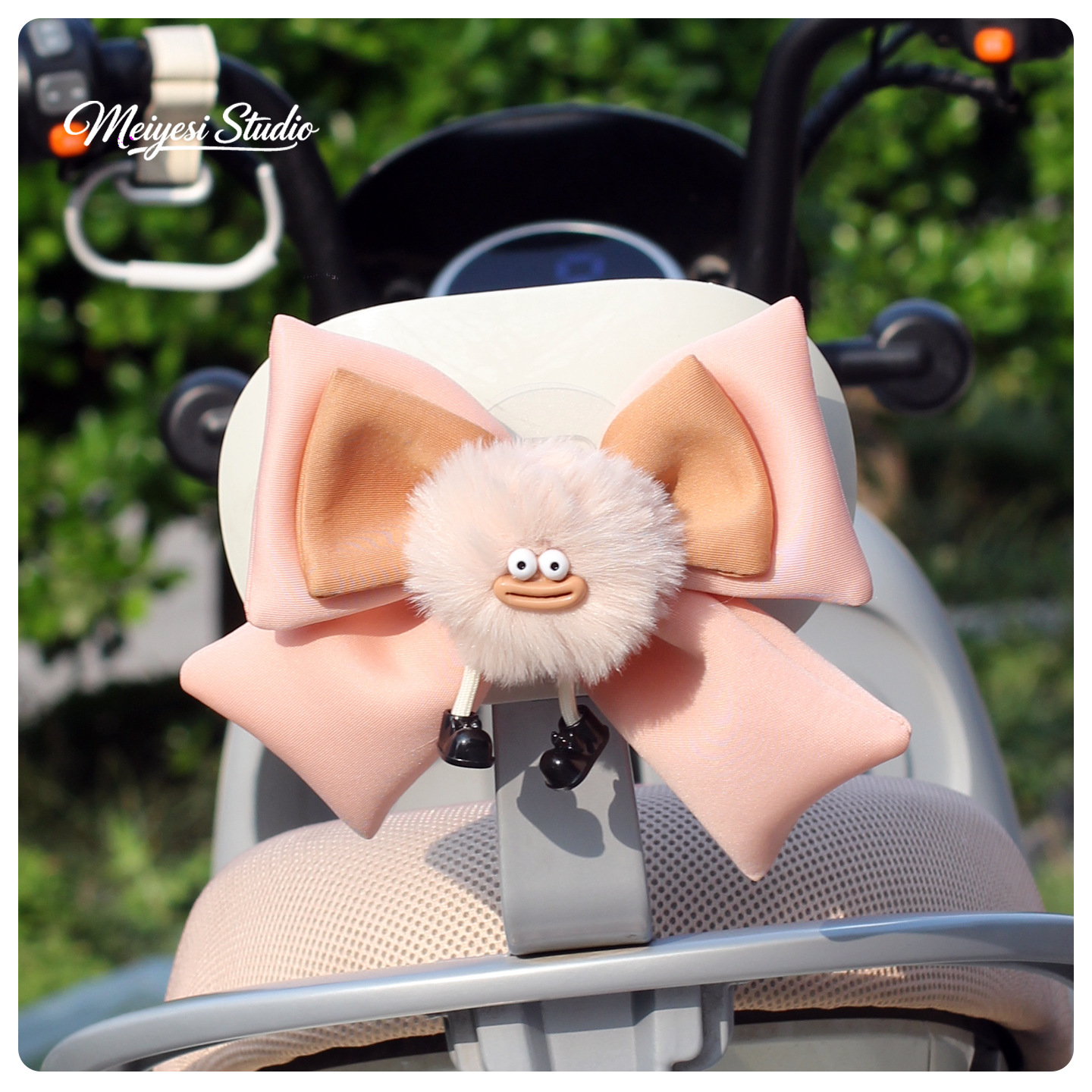 Nuevo coche eléctrico trasero decoración arco lindos pequeños monstruos pegatinas de coche de batería adornamientos lindos