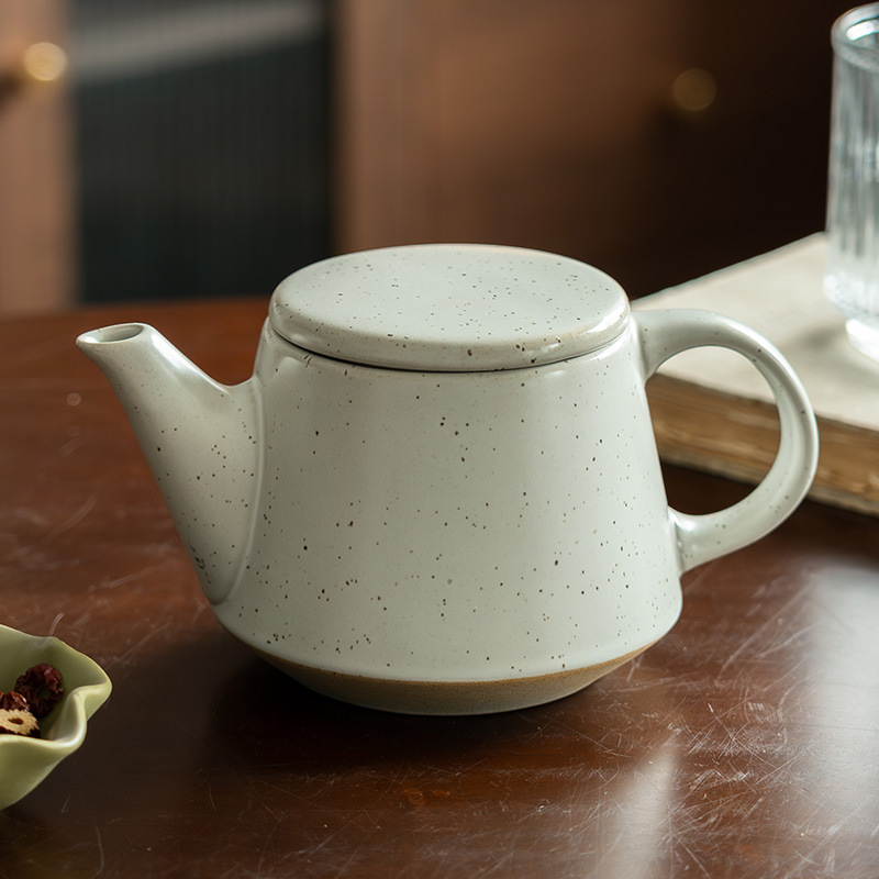 Estilo japonés pequeña tetera cerámica simple hogar Kung Fu juego de té Oficina taza de té cocina engrasador al por mayor ligeramente defecto