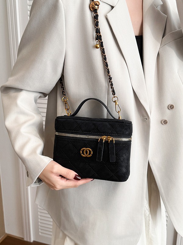 Ventas calientes de nuevo estilo coreano Zhongzhong ling hilo bordado caja de mano bolso cuadrado de textura alta ligera cadena de lujo mochila