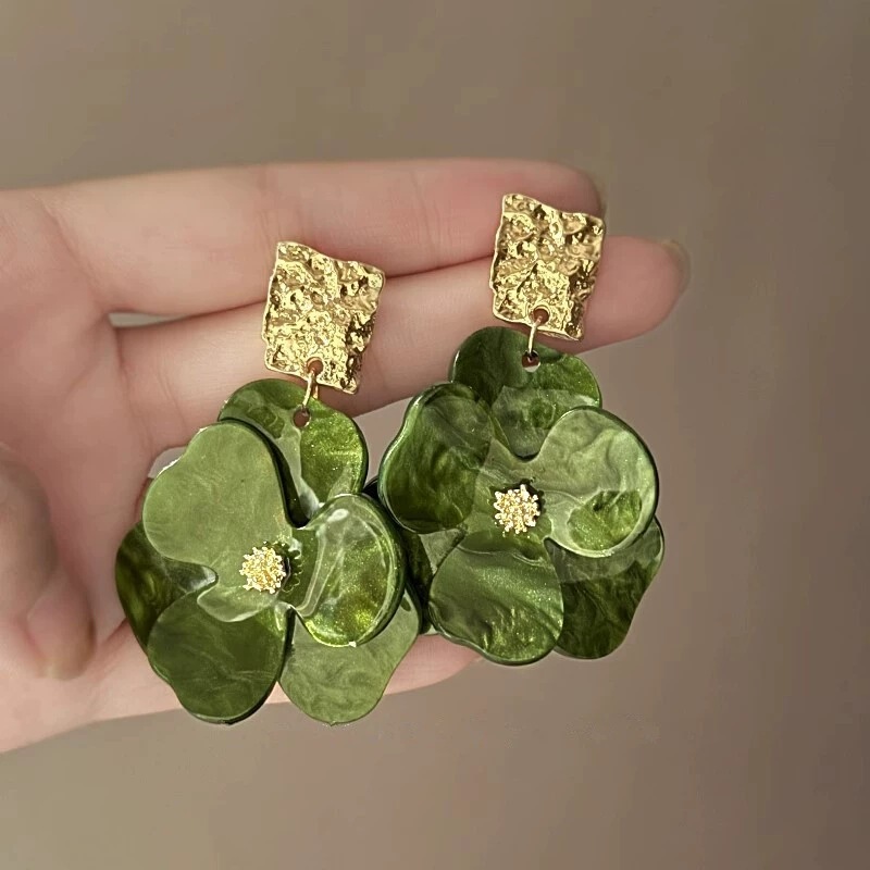 Super Fairy-Like French-Style Cross-Border Acrylic Flower Earrings, Light Luxury, High-End Feel, Niche Temperament, Vacation Hong Kong Style Exaggerated Ear Studs