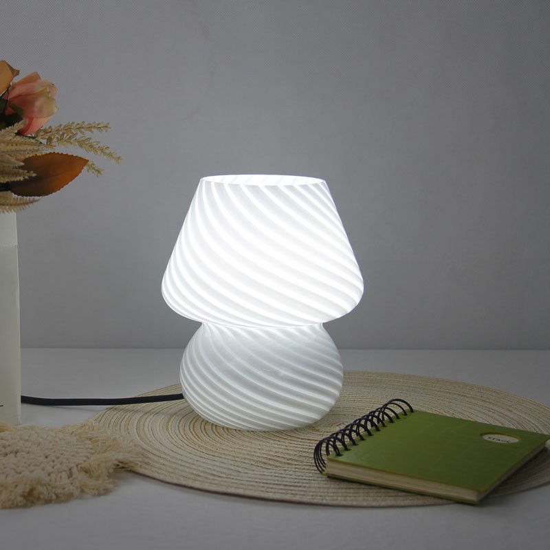 Lámpara de mesa de setas sala de estar regulable B & B atmósfera lámpara decoración dormitorio luz lámpara de mesa de cristal de lujo lámpara de noche lámpara de raya