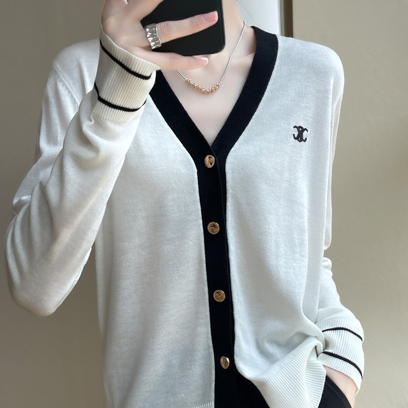 Autumn New fragrant grandma stitching V-neck cardigan metal button worsted wool knitted top women's origin direct sales