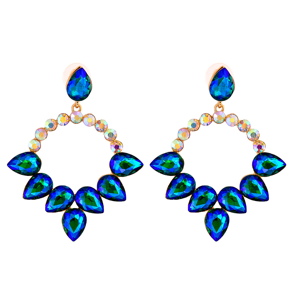 Fashion Diamond-studded Geometric Earrings display picture 6