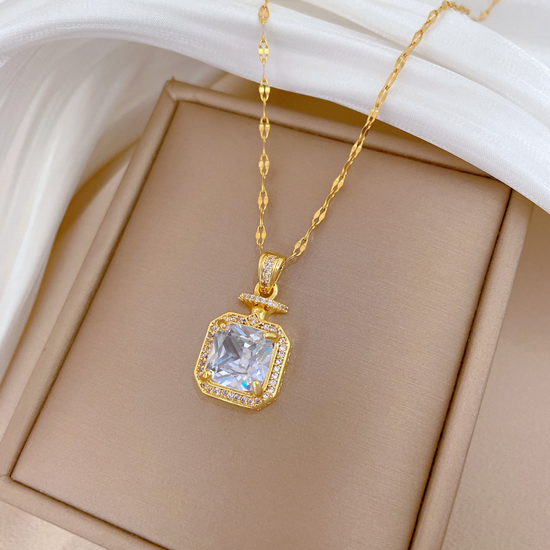 【 Titanium Steel 】 Perfume full diamond fashion, light luxury style, luxurious quality, full diamond necklace, versatile for women, collarbone chain, titanium steel chain pic 11