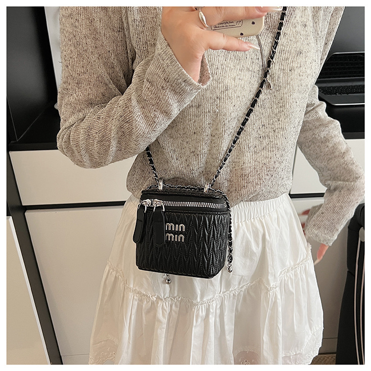 Soft surface pleated bucket bag for women, 2025 new style hand-held hard shell cosmetic box bag, crossbody single-shoulder mobile phone bag undefined