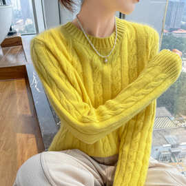 2024秋冬新款加厚羊绒衫女圆领套头复古麻花软糯针织衫慵懒风毛衣