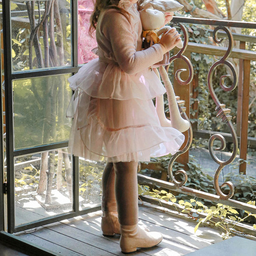 2024 Winter Strawberry Shan Korean children's clothing for children and girls with stylish bows, fluffy yarn and velvet culottes