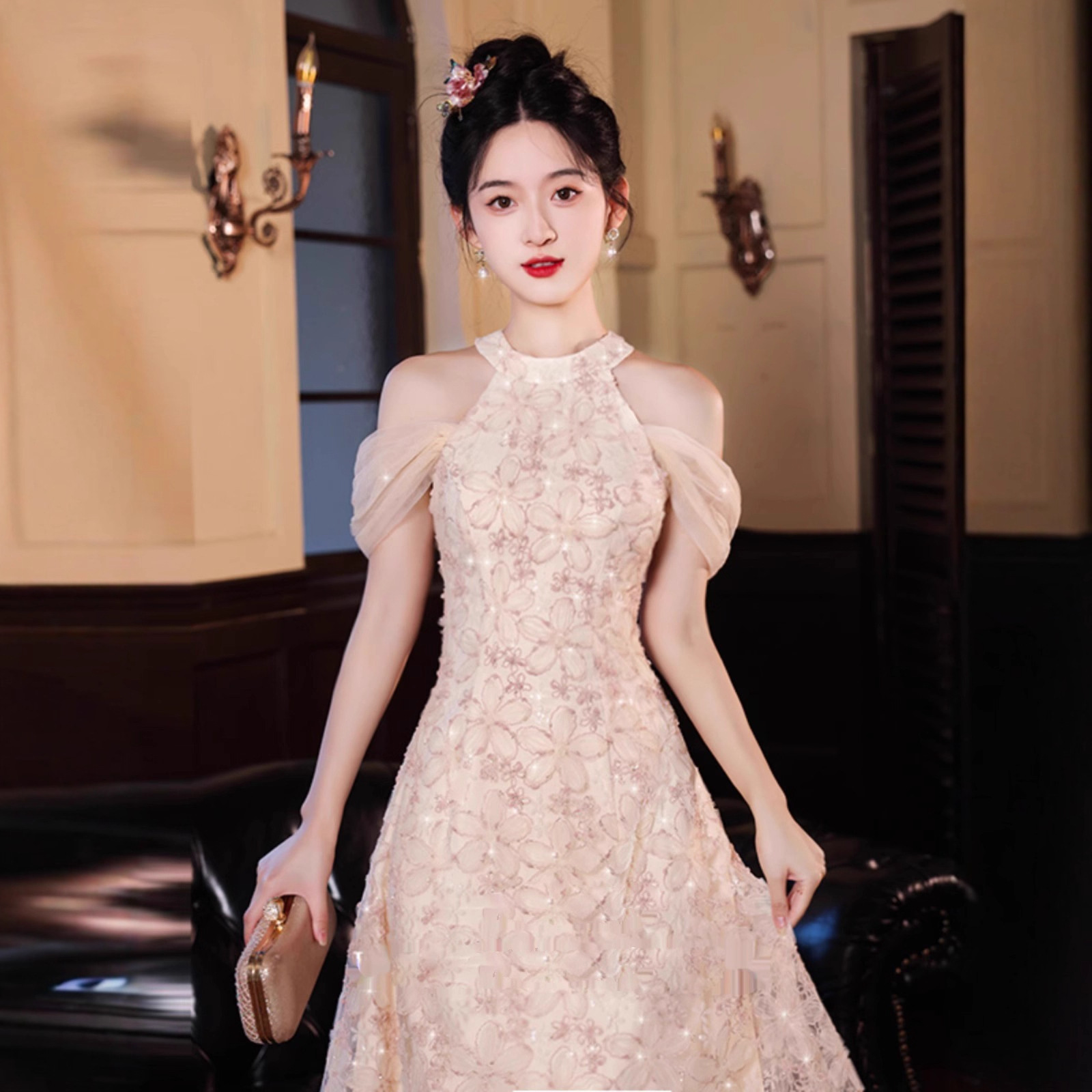 High-End Annual Meeting and Prom Host Dress 2026 New Style Bride Engagement Banquet Toast Dress Halter Neck Dress