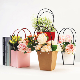 Hot Selling Chinese Valentine's Day Kraft Paper Bag Flower Handbag Flower Arrangement Flower Basket Floral Packaging Material Waterproof Coating