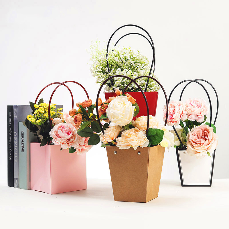 Hot Selling Chinese Valentine's Day Kraft Paper Bag Flower Handbag Flower Arrangement Flower Basket Floral Packaging Material Waterproof Coating Hot Selling Chinese Valentine's Day Kraft Paper Bag Flower Handbag Flower Arrangement Flower Basket Floral Packaging Material Waterproof Coating