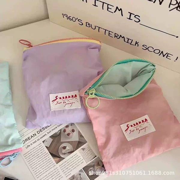 ♔ Portable Makeup Bag for Travel, Thin Style, Macaron Color-Blocking Lipstick and Cosmetics Storage Bag, High Aesthetic Value, Simple Zipper Design