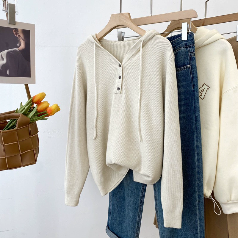 24 осенние и зимние новые противоударные шарики Энди бархат мягкий вязаный свитер с капюшоном Корейская версия маленькая пуговица с длинными рукавами топ 2922