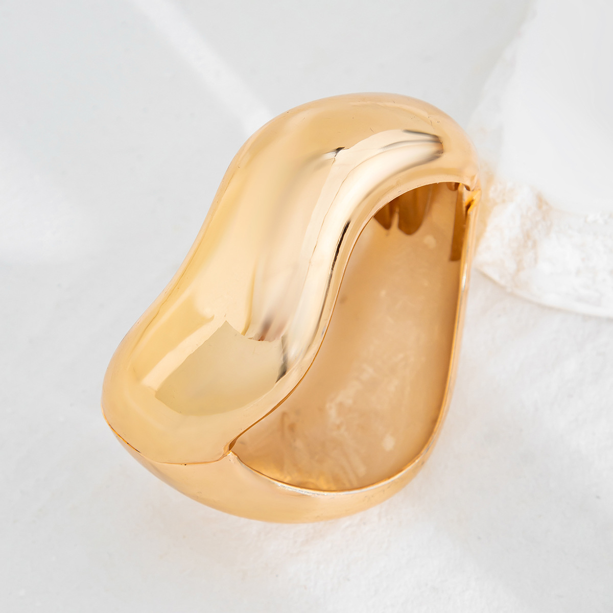 55g Weight Bangle Classification Alloy Chain Material 1 Piece Quantity Holiday, Travel Occasion Alloy Material Geometric Pattern Women's Gender Plating Design Elegant, Lady, Simple Style Style Elegant Lady Simple Style Geometric Alloy Bangles Wholesale 7