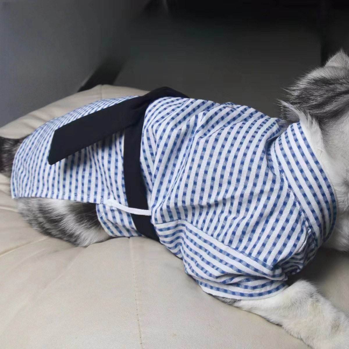 파란색과 흰색 기모노