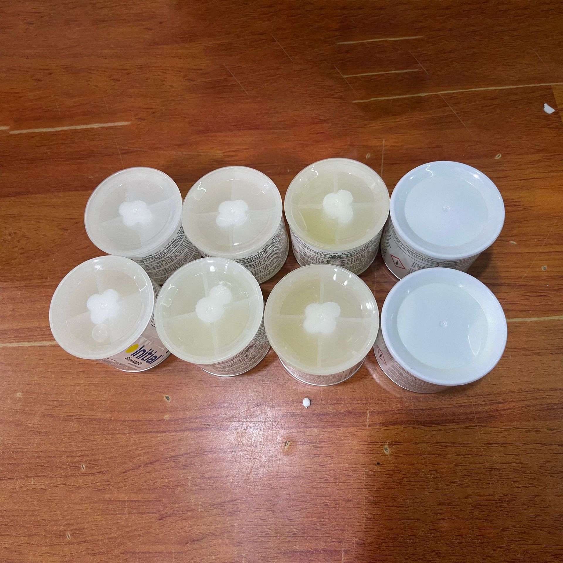 Cross-border car fragrance canister, perfume liquid essential oil diffuser, car perfume holder, home air freshener ornament, cross-border