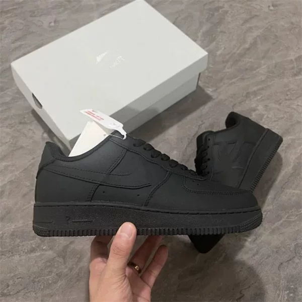 Putian cross-border black Air Force 1 genuine leather pure black Air Force 1 sneakers with original box and low-top design