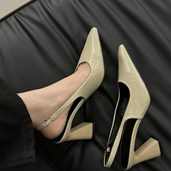 2025新商品の春夏モデルのフランスの緑とスカートの先のハイヒールの女性の太ヒールの靴の後で空の包頭のサンダル