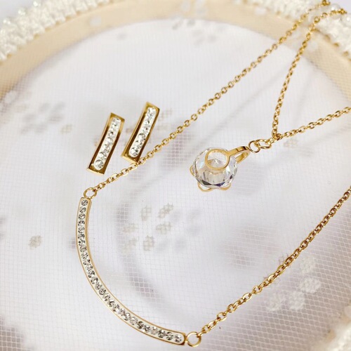Light luxury titanium steel non-fading necklace clavicle chain for women stylish high quality new necklace earring set