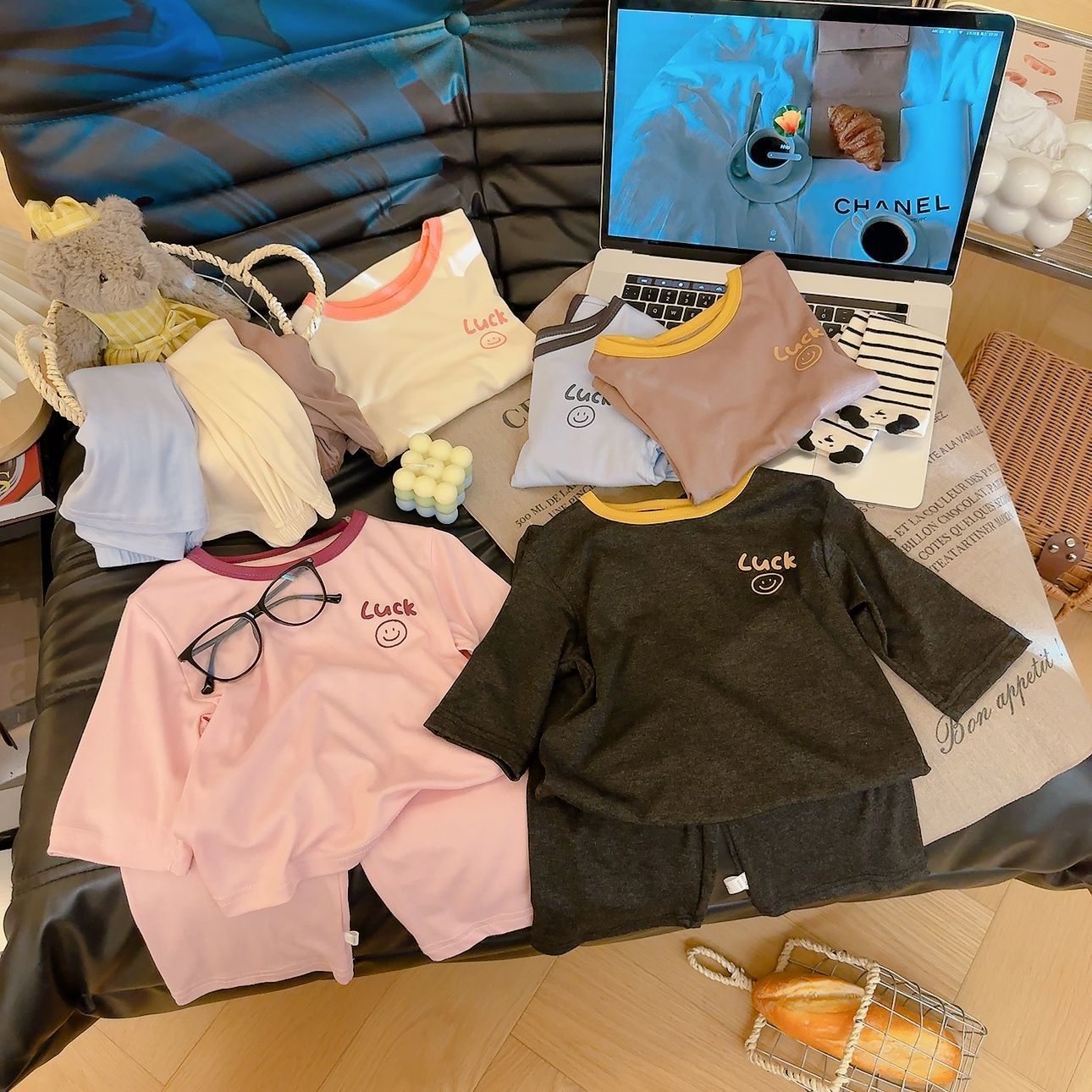 Children's Clothing Clearance Sale: 2026 New Modal Children's Cartoon Smiley Face Sets, Summer Cartoon Home Wear