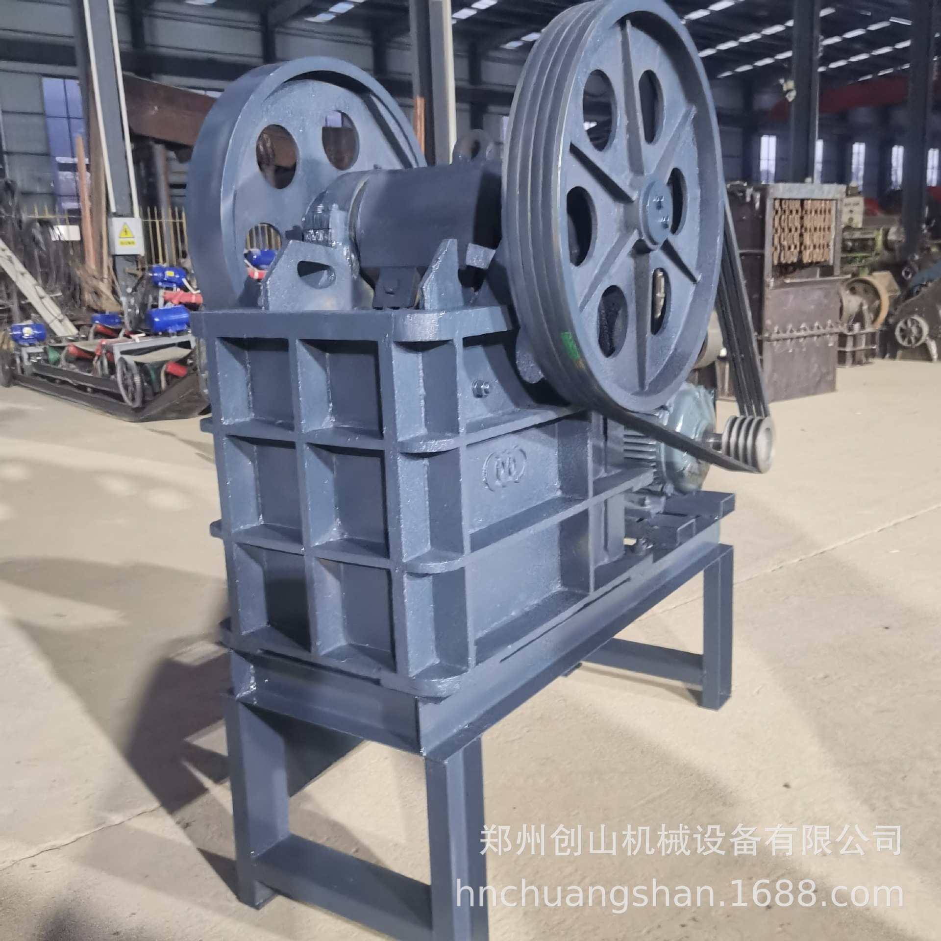 供应小型颚式破碎机 石头破碎机 颚式破碎机鄂式破石机颚破机鄂板