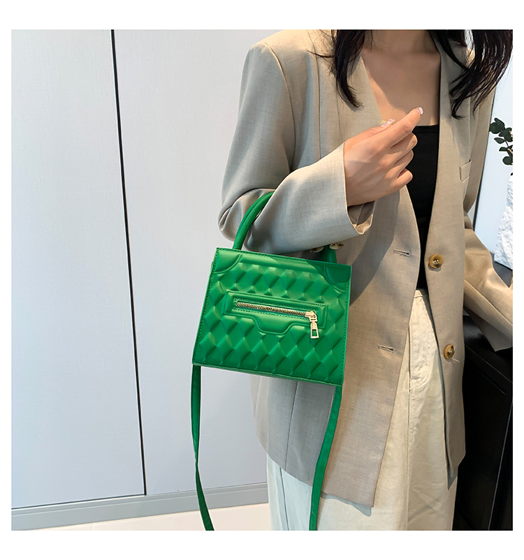 Simplified diamond grid embossed women's handbag 2024 new solid color Korean version stylish single shoulder crossbody_voghion.com