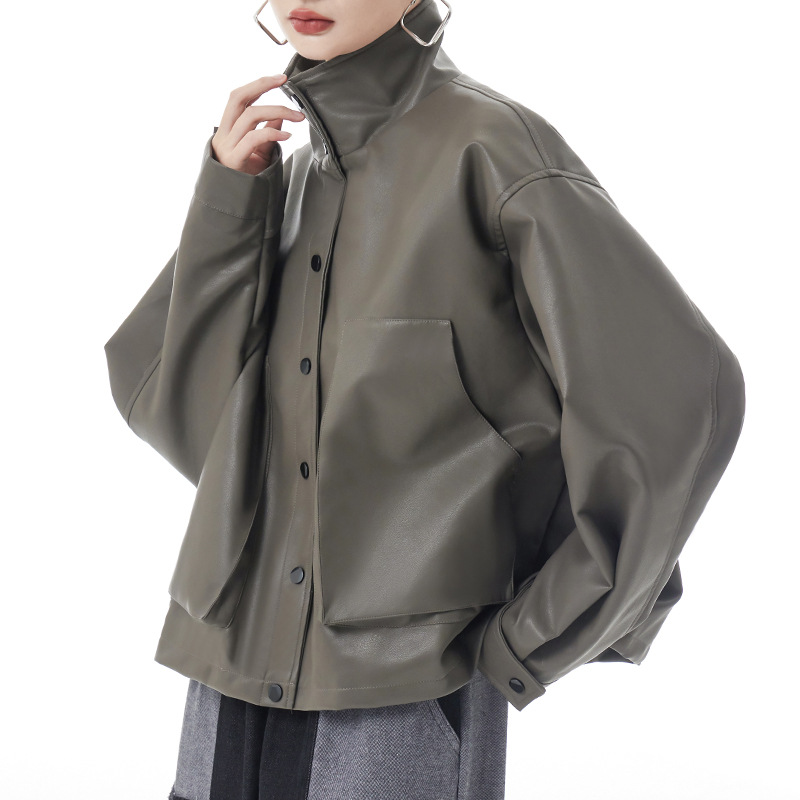 Nueva chaqueta de cuero de PU de la motocicleta de Bolsillo grande para adelgazar suelta Estilo retro de Hong Kong de manga larga collar de pie abrigo corto para mujeres Otoño e Invierno