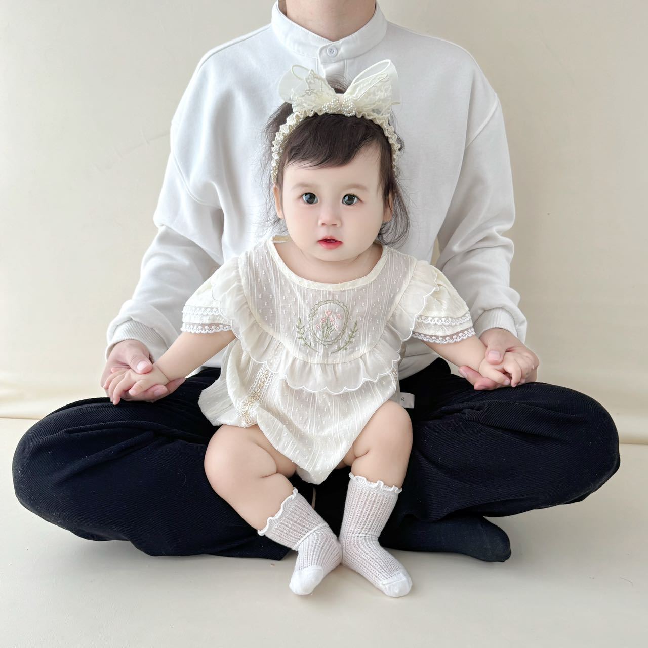 Ropa de bebé, ropa de verano, ropa de estilo occidental súper linda, mameluco de manga corta de hilo de red de verano, banquete de cien días, gatee de princesa para bebés