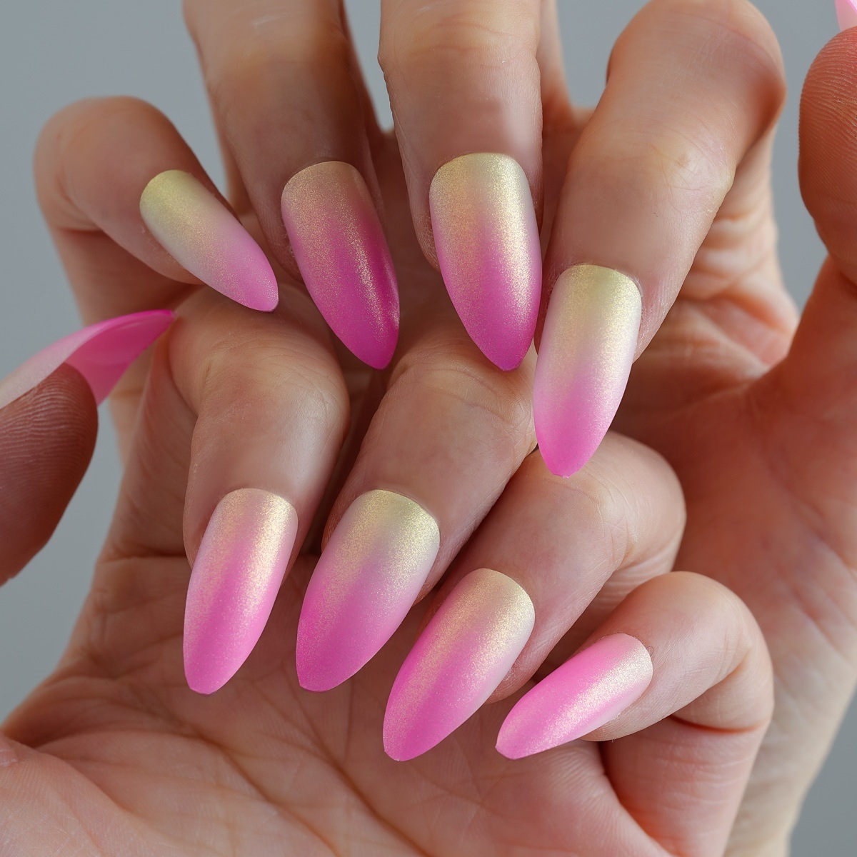 Millones de manchas uñas postizas Uñas postizas Uñas postizas Uñas de uñas portátiles Parche de uñas 24 piezas Suministro del fabricante