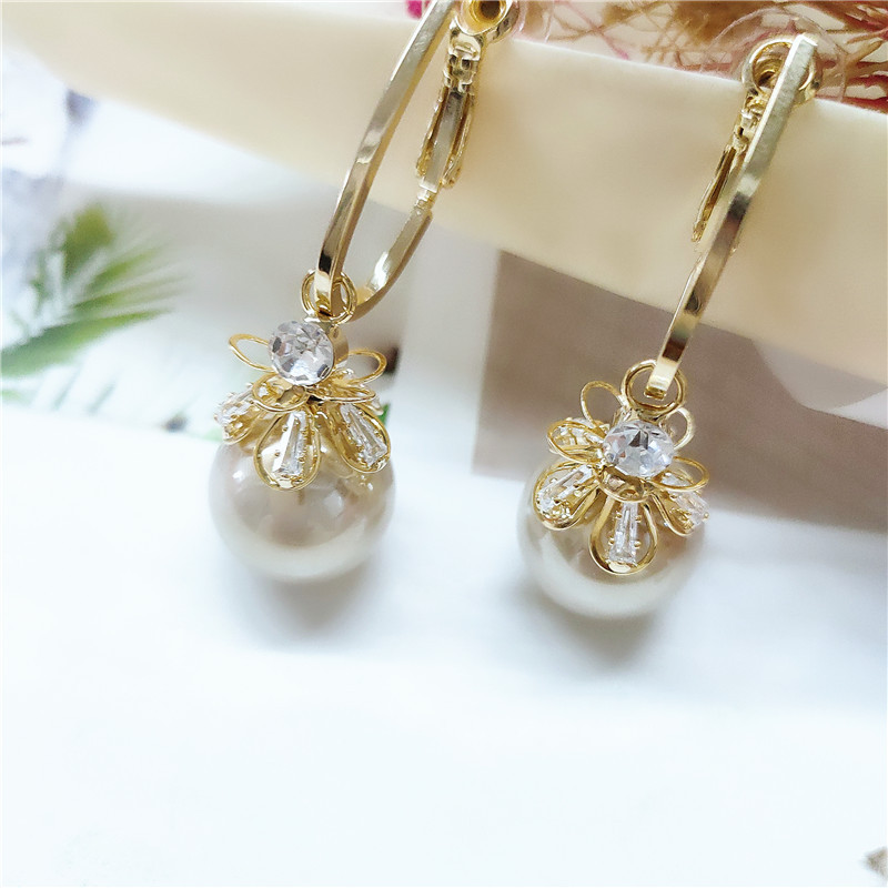 Fashion Long Pendant Earrings display picture 2