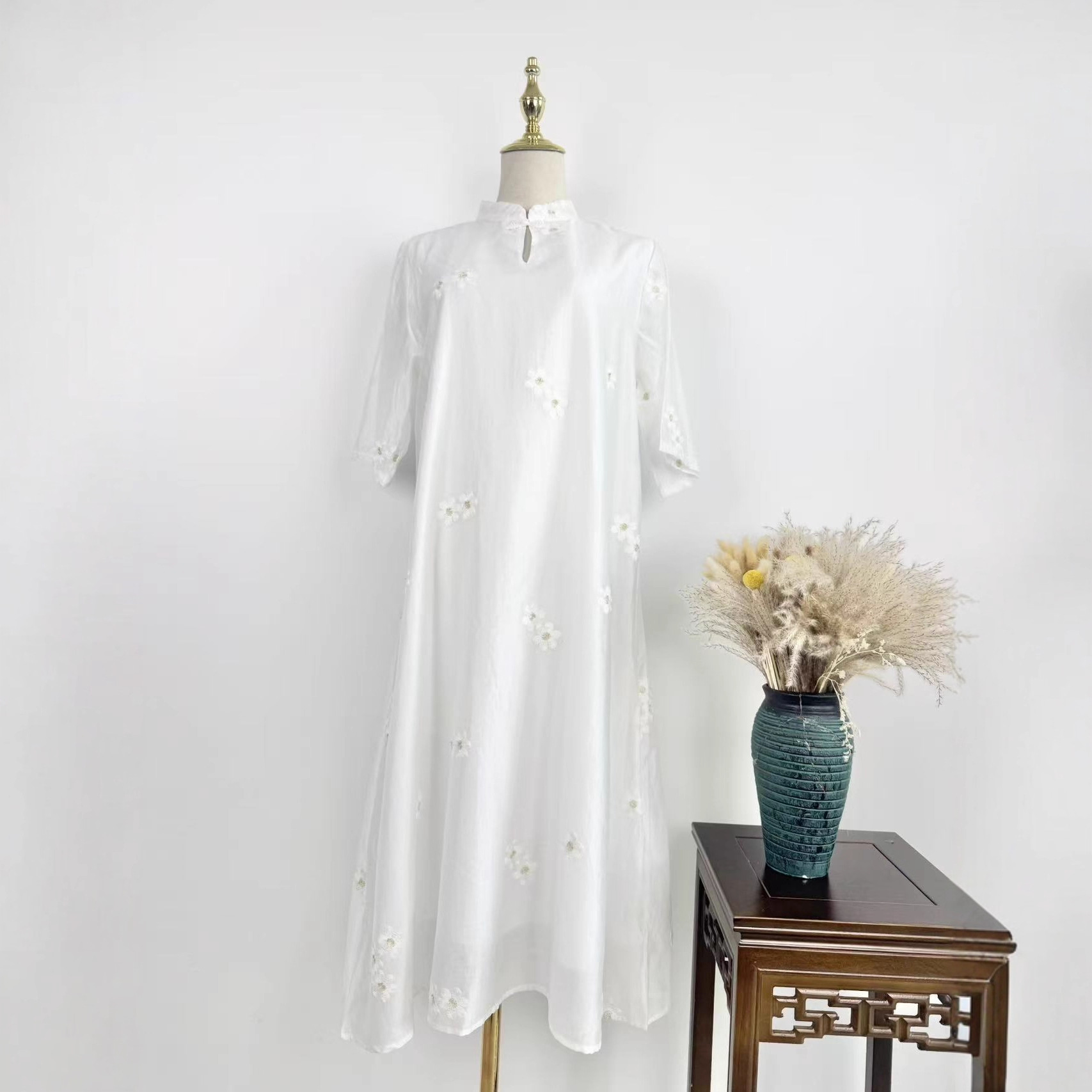 夏季旗袍款国风女长裙文艺立领刺绣女士宽松连衣裙复古短袖气质裙