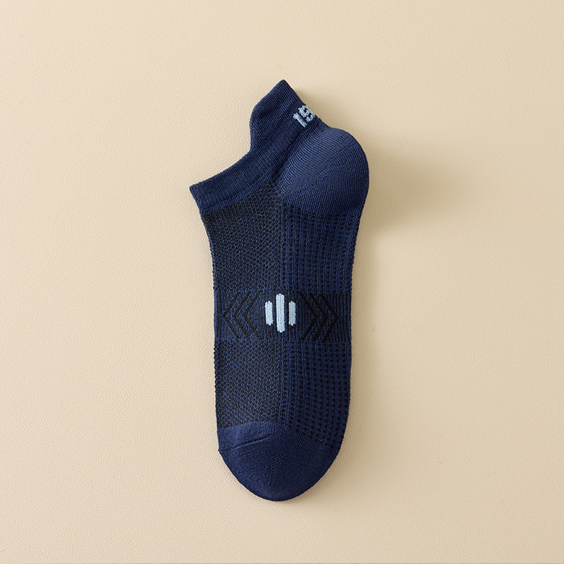 Nuevo hombre absorbe sudor y transpiración antiolor calcetines deportivos para correr otoño y invierno calcetines de fútbol desechables de la industria de calcetines