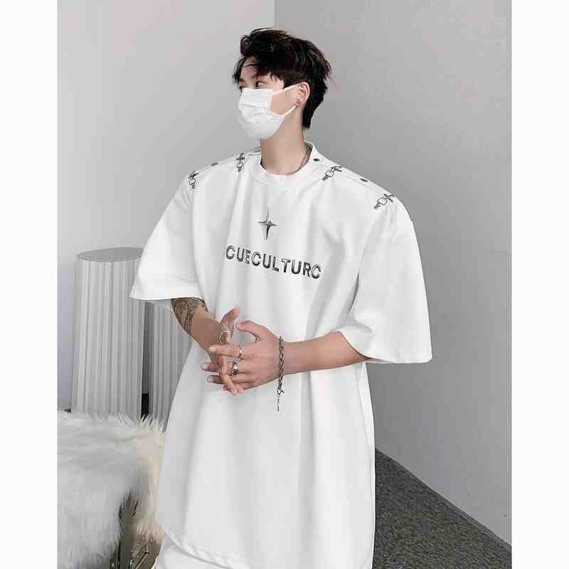 Einzigartiges T-Shirt im dekonstruierten Metalldesign für Herren, schwarze Kurzarmshirts für den Sommer, coole High-End-Fünfviertelärmel_voghion.com