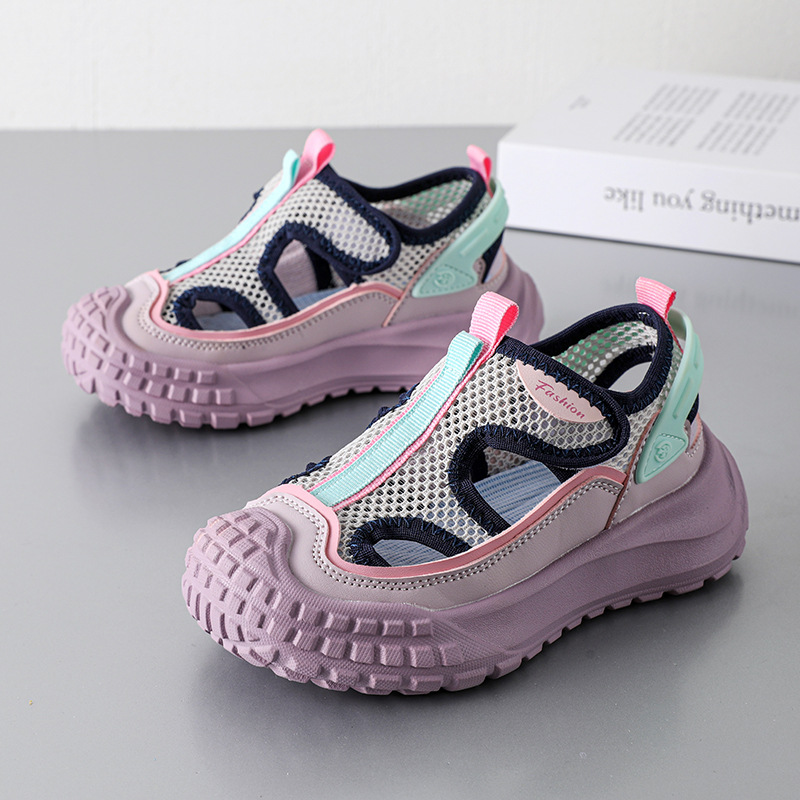 Hombres y niñas sandalias deportivas de verano 2025 nuevos zapatos de playa de malla transpirables zapatos casuales huecos para niños image 3