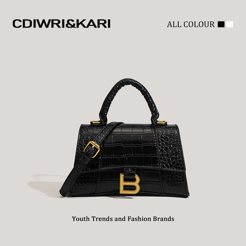 Internet Popular Small Black Bag 2019 New Women's Bag Casual Shoulder Crossbody Bag Black Crocodile Pattern Small Square Bag Internet Popular Small Black Bag 2019 New Women's Bag Casual Shoulder Crossbody Bag Black Crocodile Pattern Small Square Bag