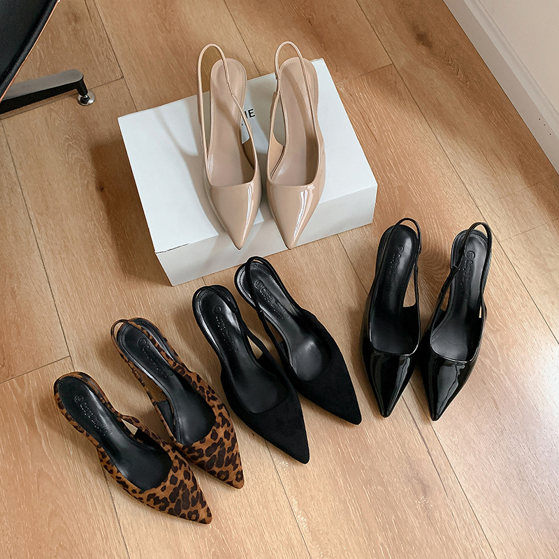 Zapatos de tacón alto con estampado de leopardo francés de nicho Sandalias de Baotou Zapatos de hadas 2025 nuevos zapatos puntiagudos de temperamento de primavera y verano