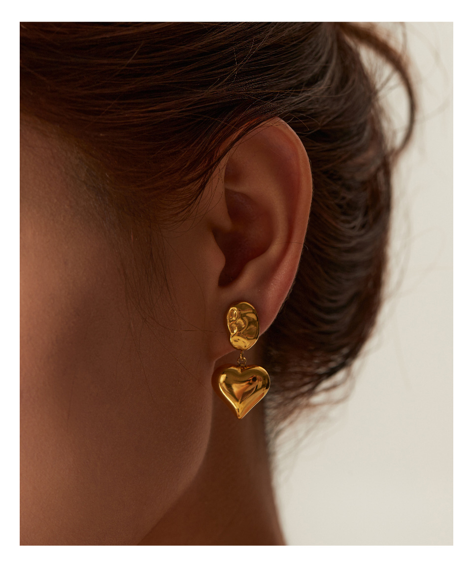 Retro Heart Shape Stainless Steel Gold Plated Earrings 1 Pair