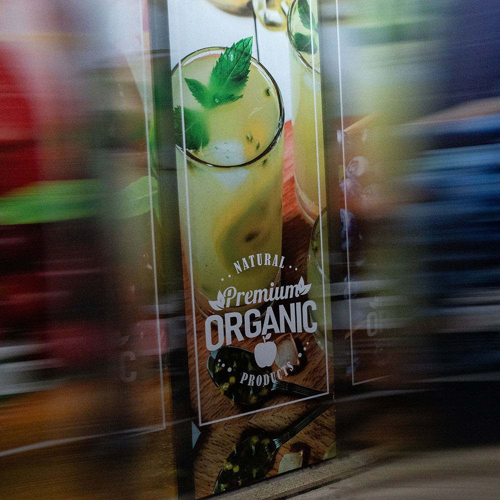 El primer plano de la fotografía y el video está desenfoque, estirado y arrastrado, efectos especiales Centerfield Ghost Motion V2