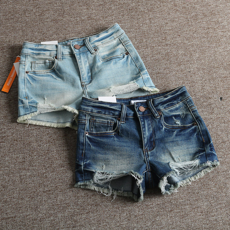 European and American Street Style Vintage Washed Ripped Denim Shorts for Women, 2026 Summer New High-Waisted Slimming Frayed Hot Pants