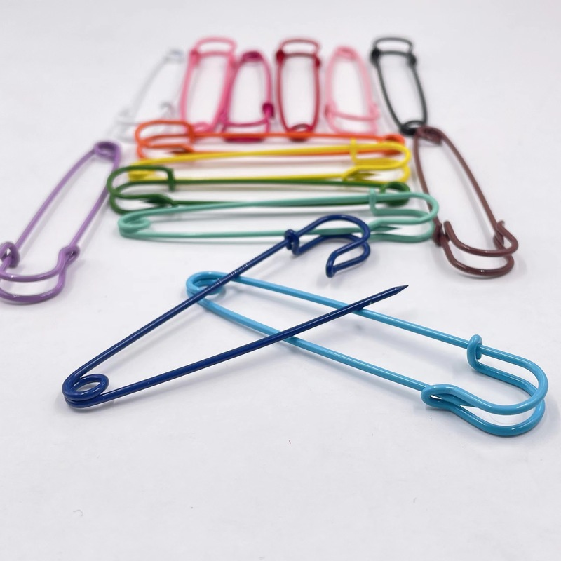 Color environmental protection spray paint iron buckle pin color safety pin buckle pin clothes pendant diy jewelry accessories wholesale Color environmental protection spray paint iron buckle pin color safety pin buckle pin clothes pendant diy jewelry accessories wholesale