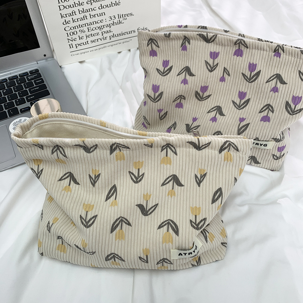Bolsa de maquillaje de lana de flor de mano de mujer bolsa portátil para productos de cuidado de la piel bolsa de lavado de gran capacidad pequeña y fresca