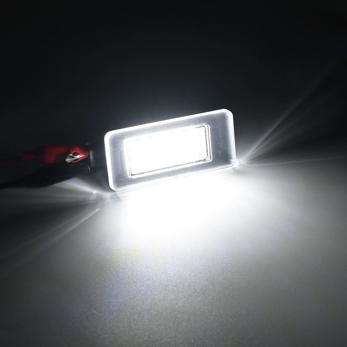 Совместимый фонарь для Nissan Altima/Serena C27 ​​​​Трансграничный светодиодный фонарь подсветки номерного знака
