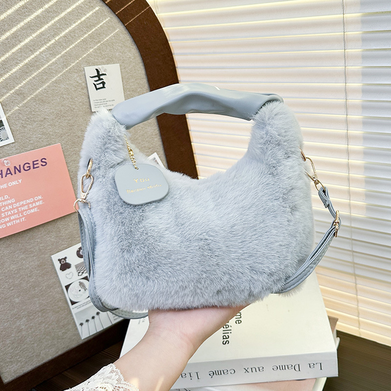 De alta calidad de felpa nuevo bolso versátil nicho Otoño e Invierno versátil bolsa de Mensajero de la moda femenina furry