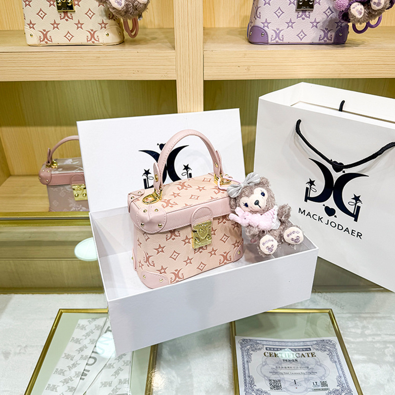 Dropshipping High-End Luxury Embossed Handbag 2026 New Model Single Shoulder Crossbody Small Square Bag Cross-Border Wholesale