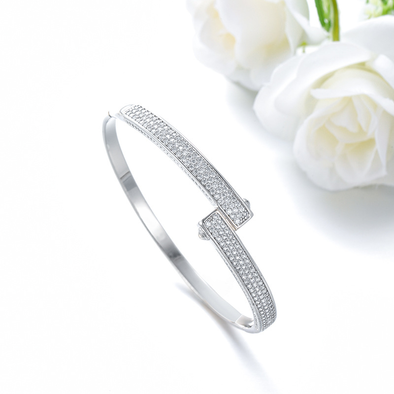 Xuping Europa y los Estados Unidos comercio exterior transfronterizo temperamento de moda personalidad simple pulsera de aleación de cobre elegante joyería de lujo ligera al por mayor mujeres